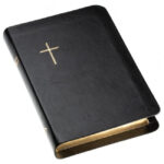 Raamattu, keskikoko, kultasyrjä, musta, RK, tuotekuva1