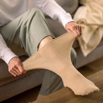 Extra-leveävartiset sukat Beige 39-43 tuotekuva1